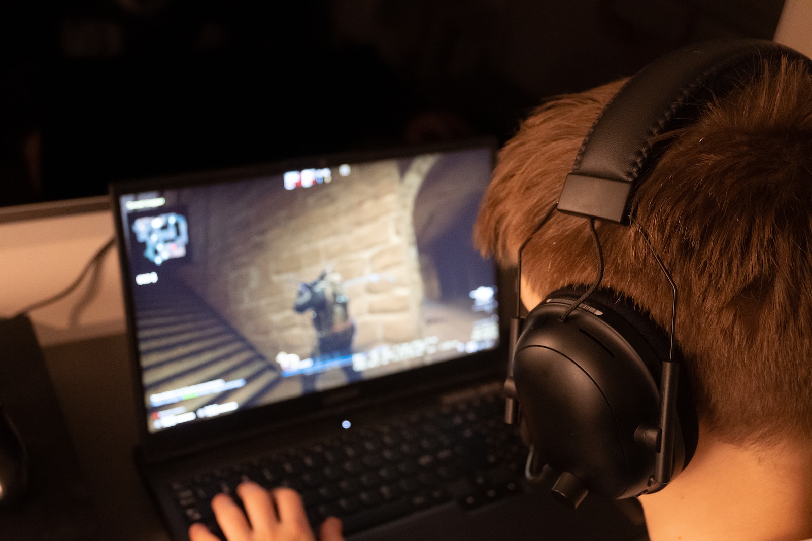 Qu'est-ce qu'un FPS (First Person Shooter) ?